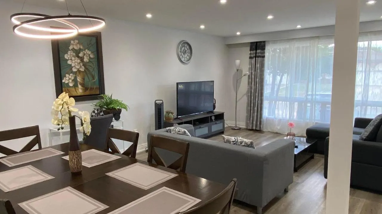 Apartment Spectacular 3 Bedroom 2 Wr House - Close To Airport Toronto