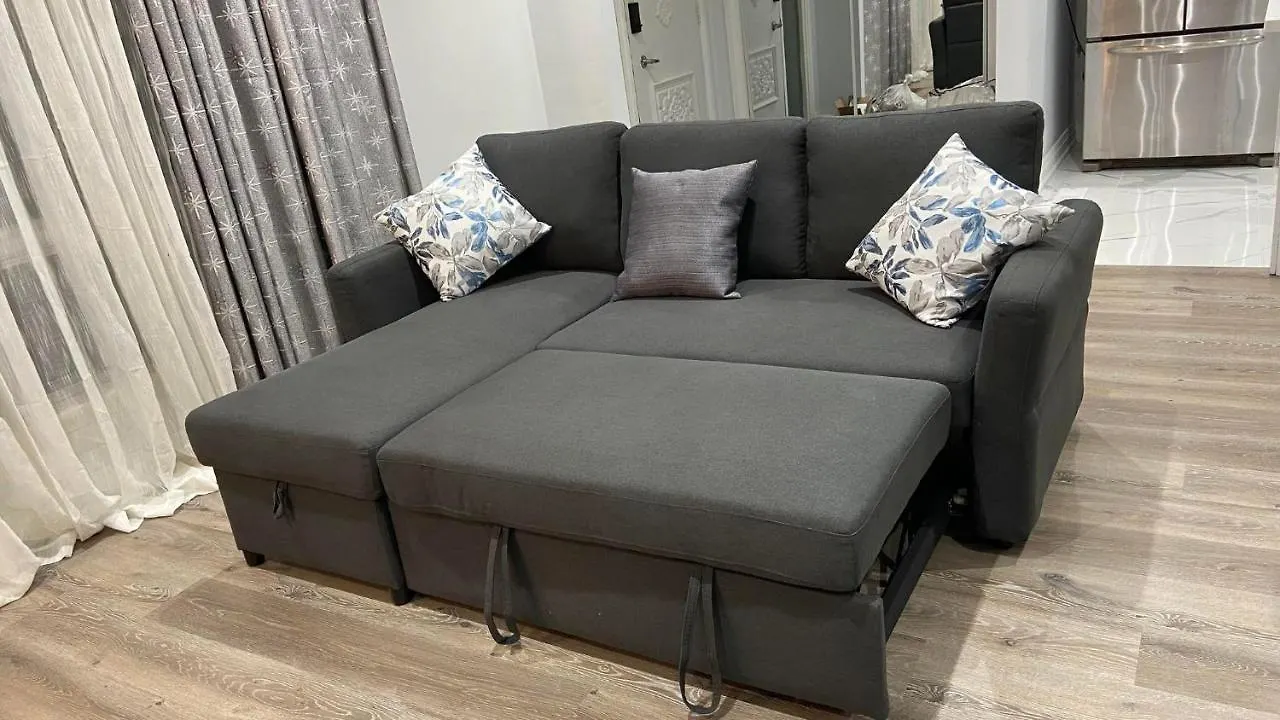 Spectacular 3 Bedroom 2 Wr House - Close To Airport Toronto 0*,  Canada