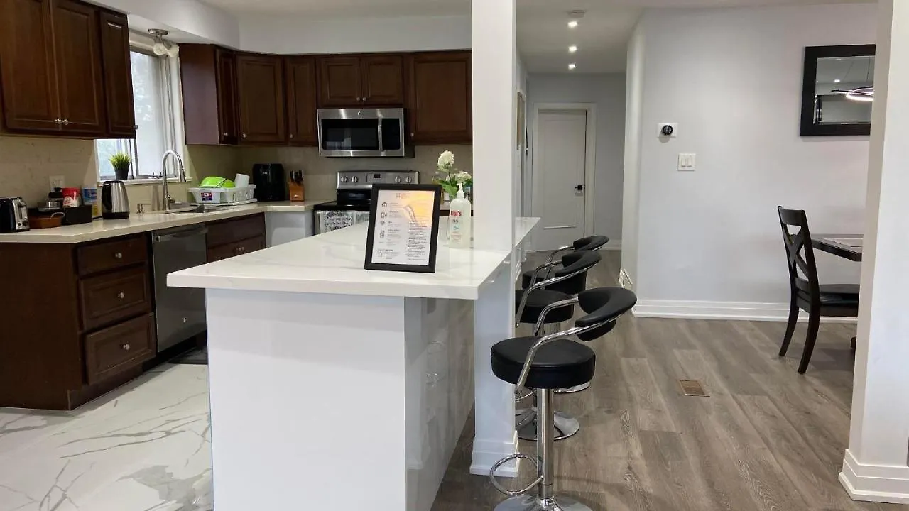 Apartamento Spectacular 3 Bedroom 2 Wr House - Close To Airport Toronto