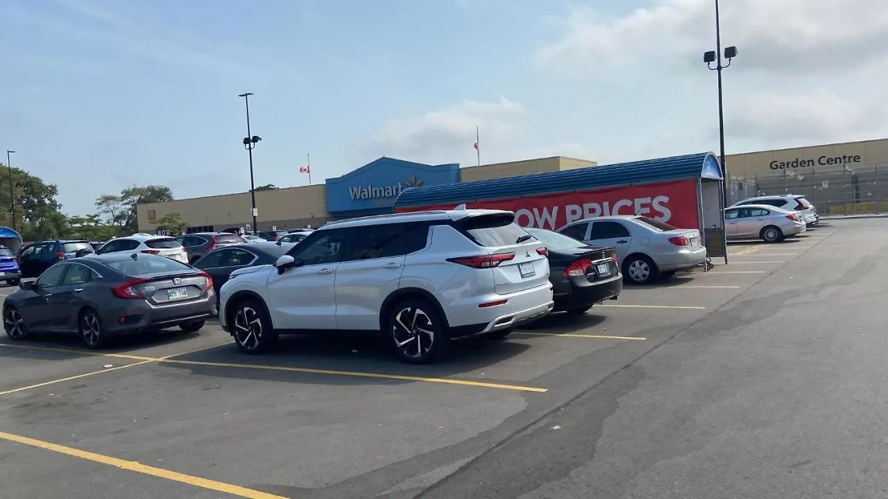 Spectacular 3 Bedroom 2 Wr House - Close To Airport Toronto Apartamento